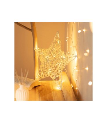 Estrella LED con Guirnalda Irawo 42x42 cm 3000K con Pilas en habitación