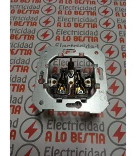 BASE ENCHUFE SCHUKO 16A EMBORNAMIENTO TORNILLO 75432-39