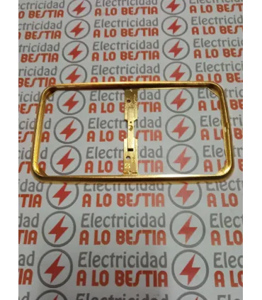 MARCO EMBELLECEDOR PLACAS 1/S 82X82 ORO SIMON 27695-33